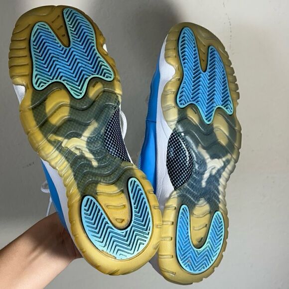 Nike Air Jordan 11 Retro UNC White Blue Sneakers Size 7 - Picture 11 of 12